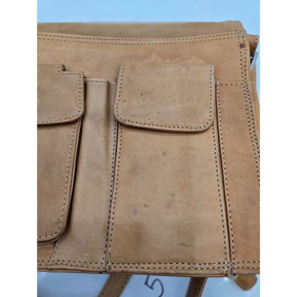Vintage Tan Leather Crossbody Bag With Adjustable Strap & Multiple Compartments - Picture 11 of 12
